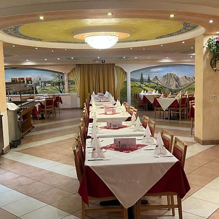 Hotel Saxl Campo di Trens Bagian luar foto
