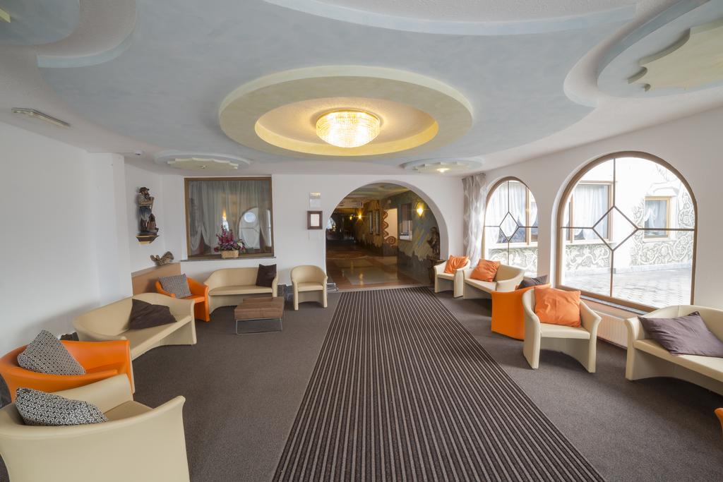 Hotel Saxl Campo di Trens Bagian luar foto